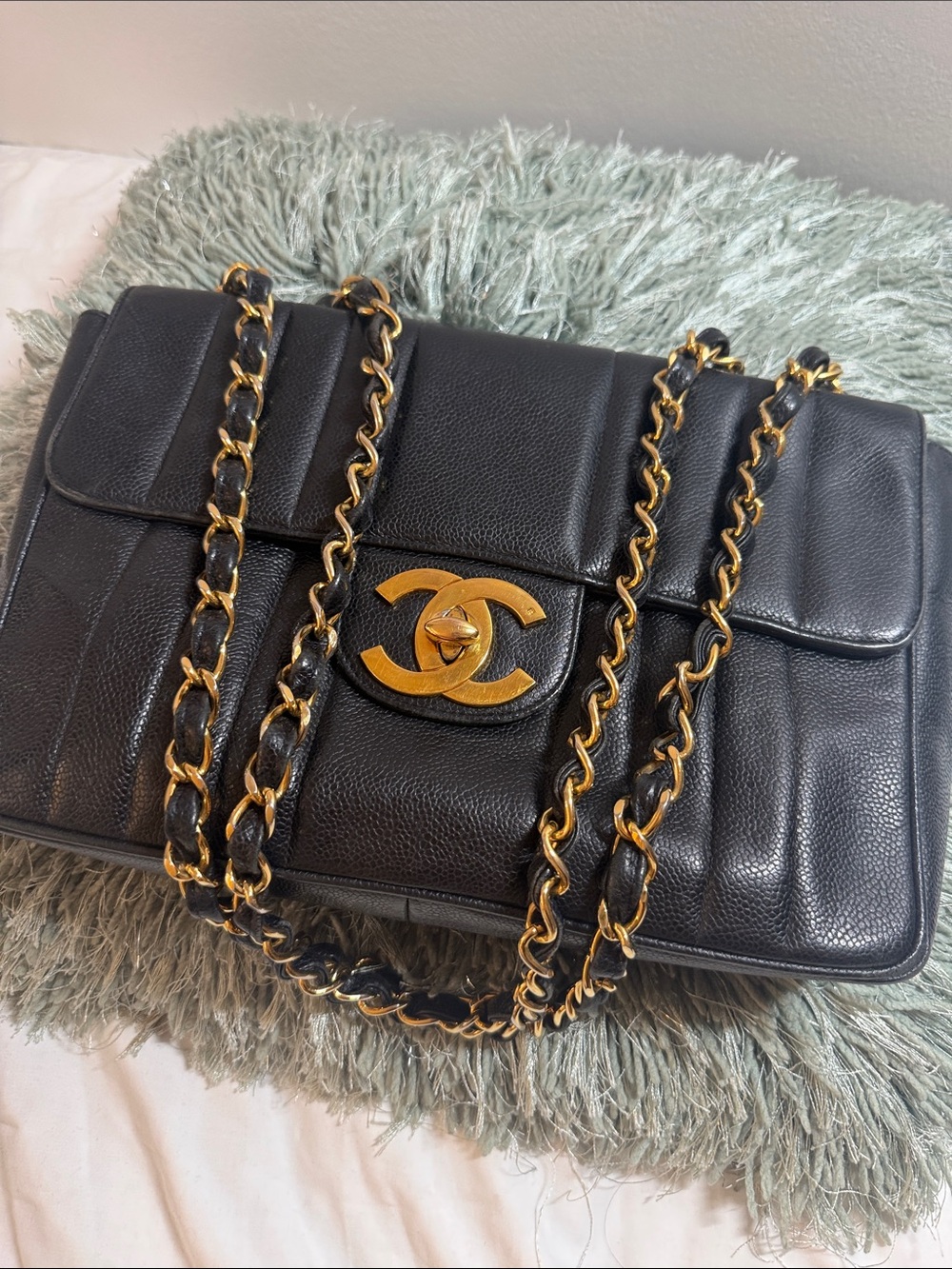 CHANEL Vertical Quilted Jumbo Leather Shoulder Bag with Gold Hardware